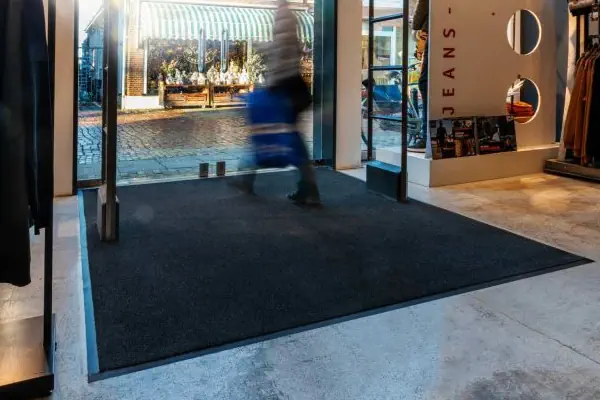 Mycket intensivt användande (till exempel butik)